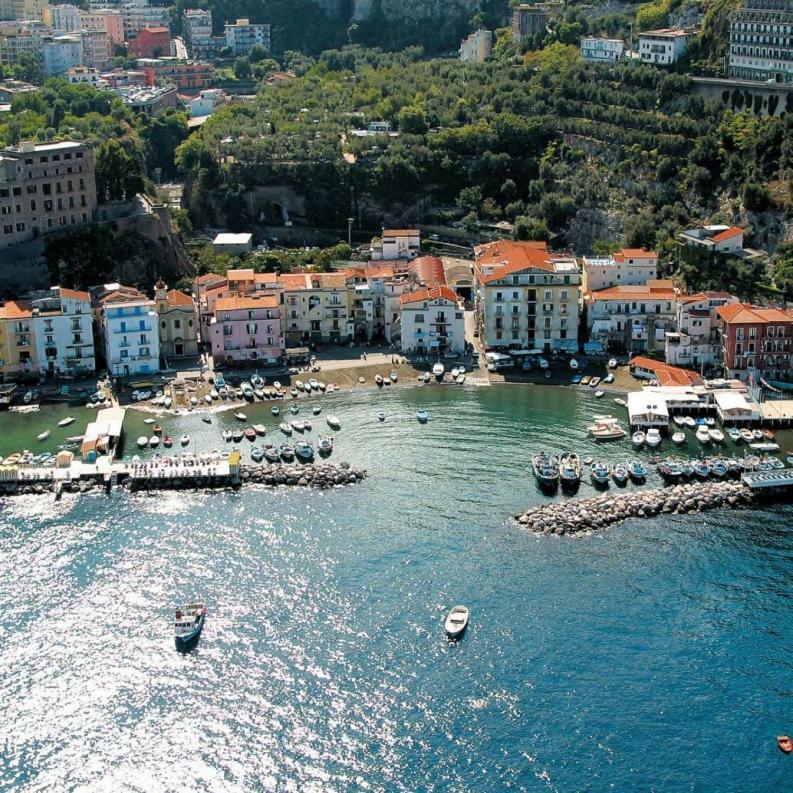 La Luella Apartment Соренто Екстериор снимка